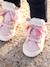 Zapatillas de caña alta para bebé niña con 3 pompones ROSA CLARO LISO 