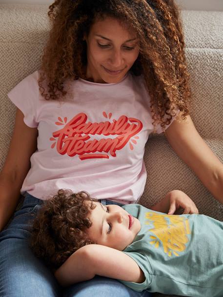 Camiseta Family Team colección cápsula Vertbaudet y Studio Jonésie de algodón orgánico. ROSA CLARO LISO CON MOTIVOS 