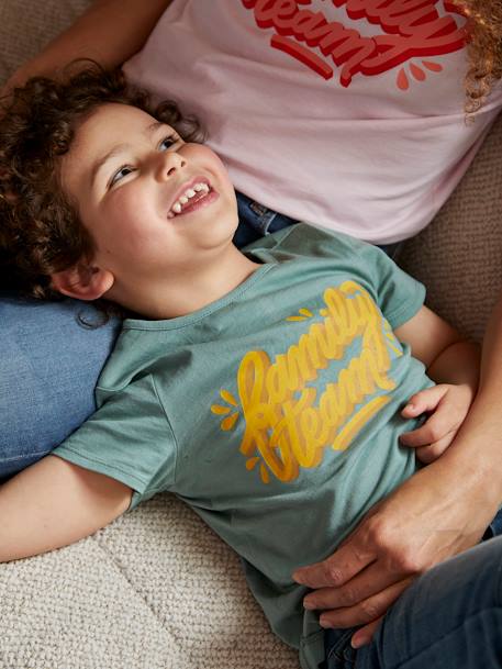Camiseta para niño Family Team colección cápsula Vertbaudet & Studio Jonesie de algodón orgánico VERDE CLARO LISO CON MOTIVOS 