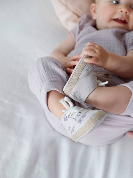 Zapatillas de casa con cordones ligeras, para bebé niña VIOLETA CLARO ESTAMPADO 