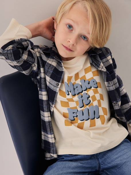 Camiseta a cuadros con texto de tinta con relieve para niño crudo 