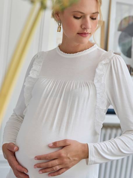 Camiseta estilo blusa con volantes de bordado inglés para embarazo crudo 